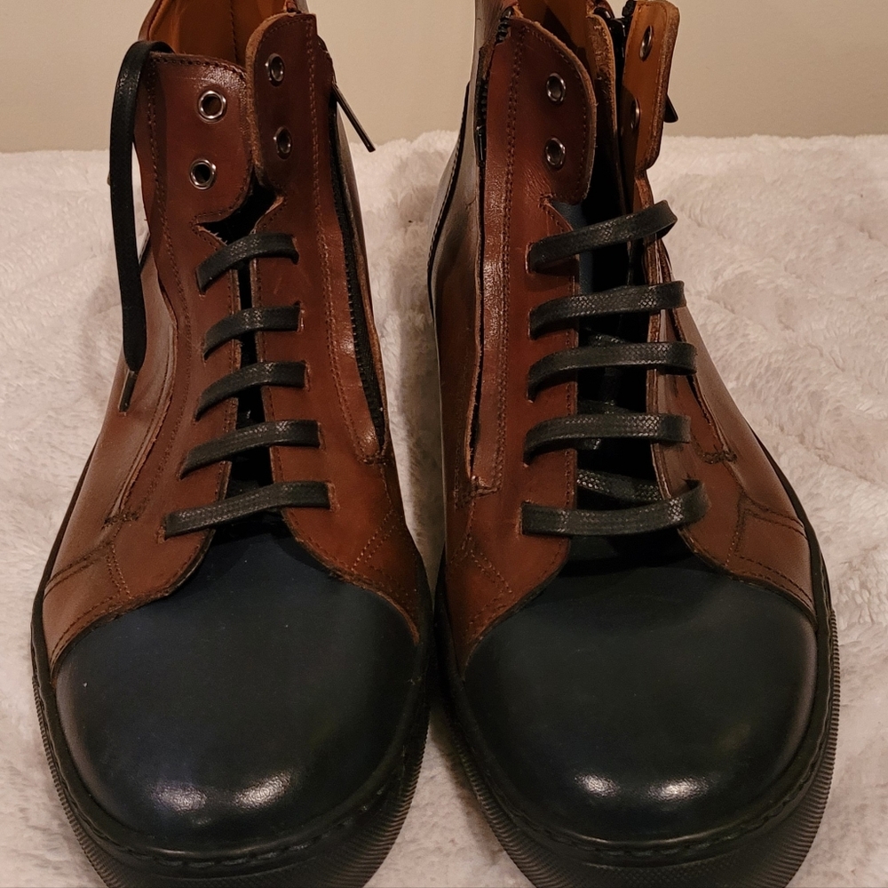 New Bruno Magli Men’s leather Sneakers